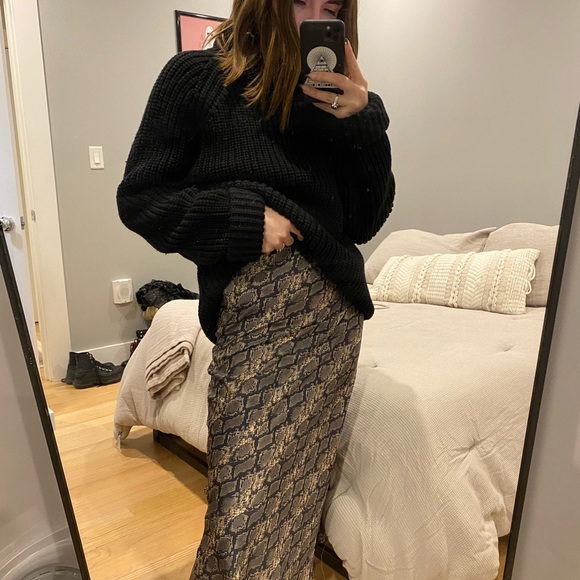 Urban Outfitters Dresses & Skirts - Urban Outfitters Snakeskin skirt